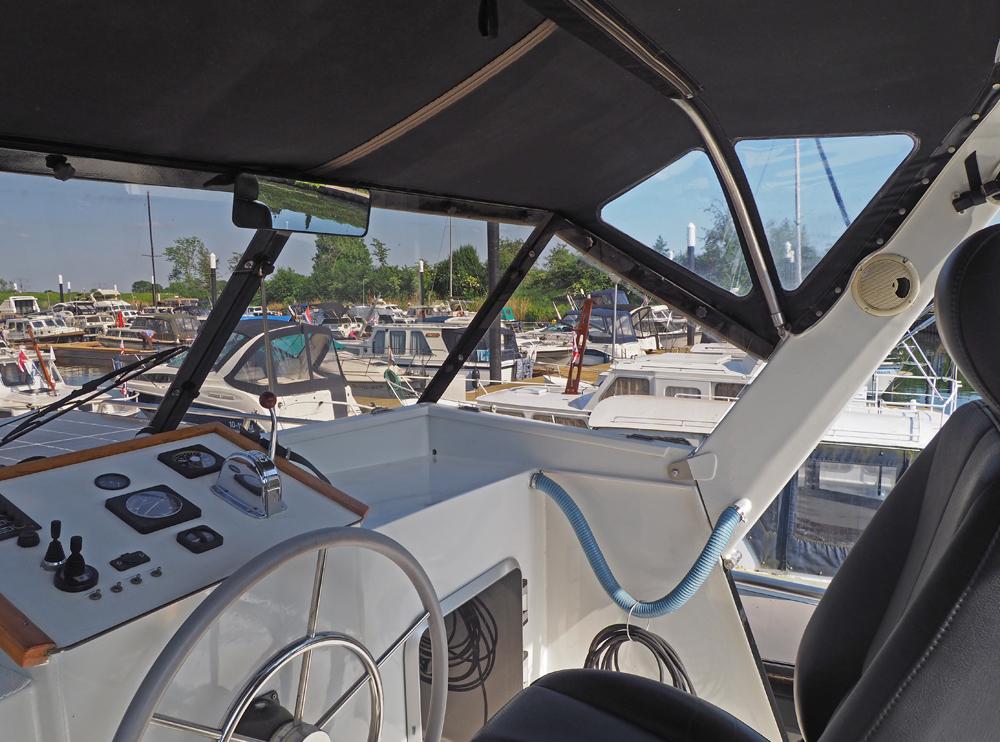  Deck equipment